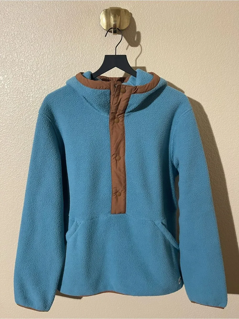 The North Face Men's Teal Hooded Fleece Pullover with Tan Trim